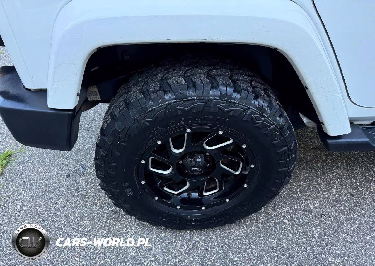 2014 Jeep Wrangler Unlimited Sahara VIN:1C4BJWEG5EL105525 - 10