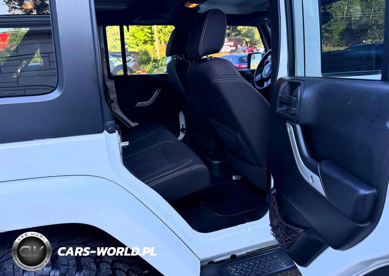 2014 Jeep Wrangler Unlimited Sahara VIN:1C4BJWEG5EL105525 - 6