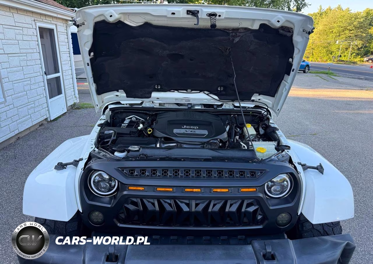 2014 Jeep Wrangler Unlimited Sahara VIN:1C4BJWEG5EL105525 - 7