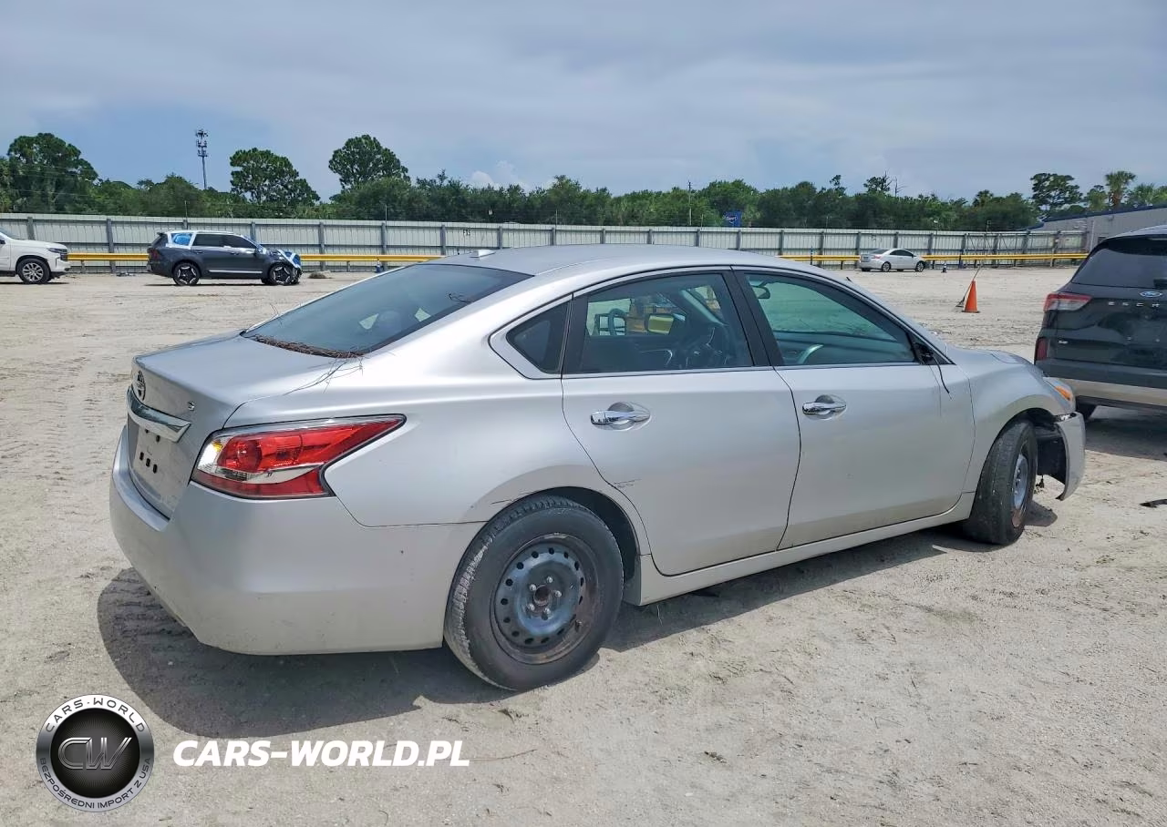 2015 Nissan Altima 2.5 S VIN:1N4AL3AP3FN332010 - 3