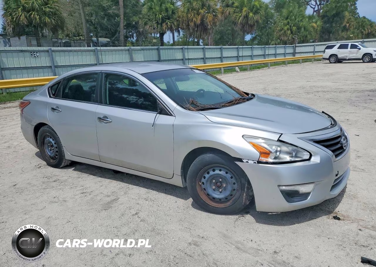 2015 Nissan Altima 2.5 S VIN:1N4AL3AP3FN332010 - 4