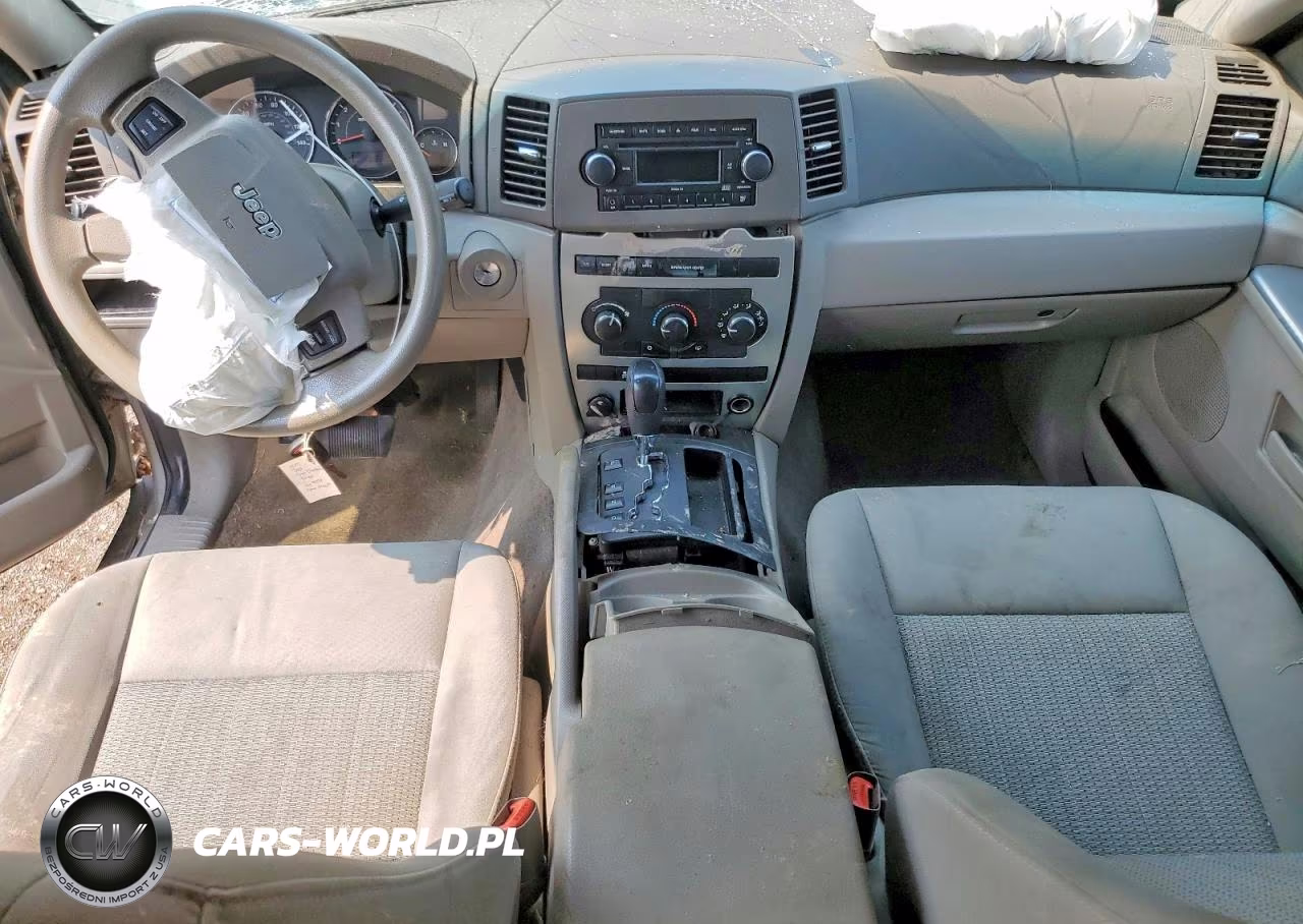 2007 Jeep Grand Cherokee Laredo VIN:1J8GR48K57C639798 - 8