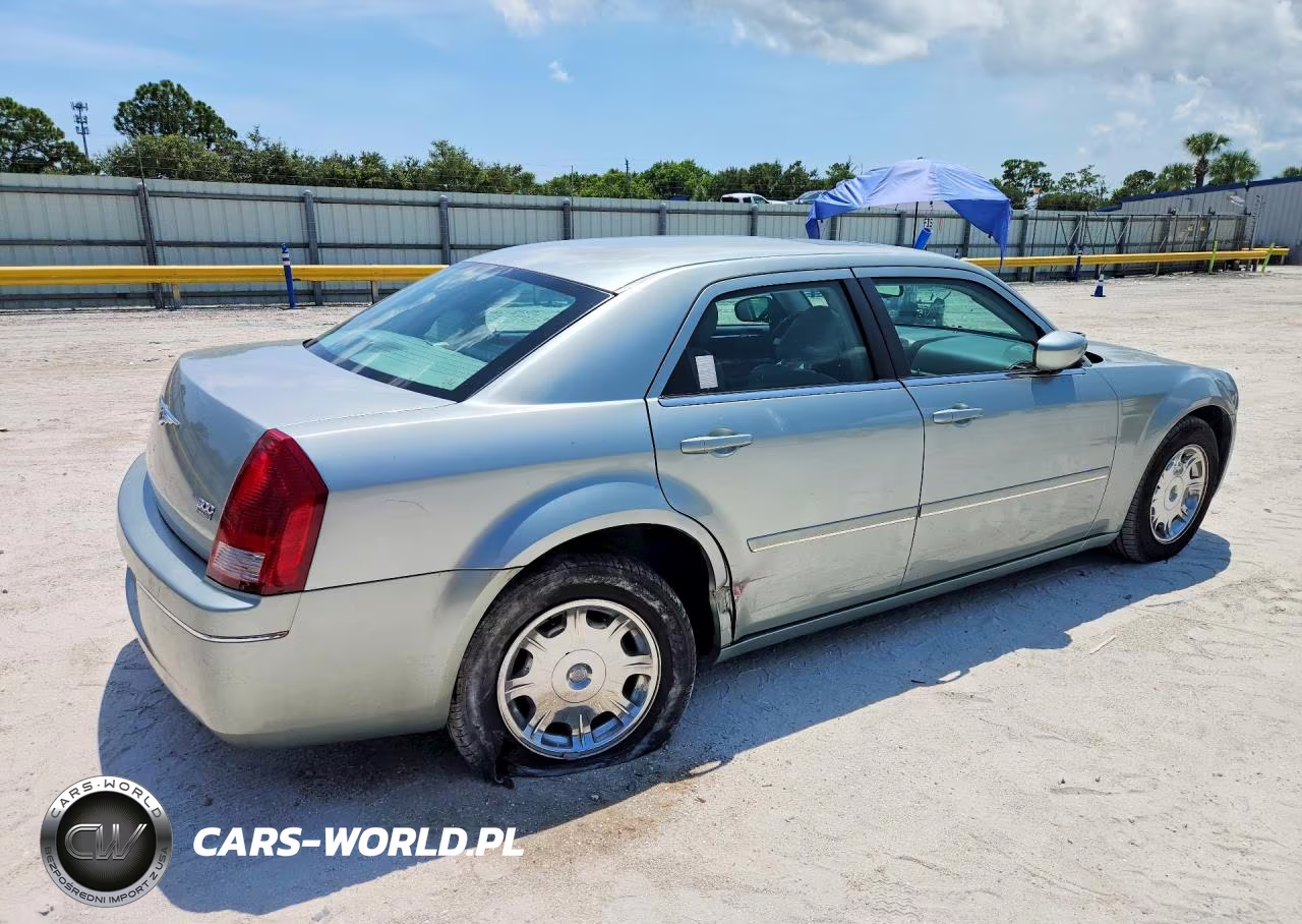 2005 Chrysler 300 Touring VIN:2C3AA53G25H505195 - 3