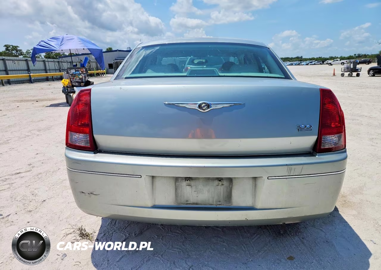 2005 Chrysler 300 Touring VIN:2C3AA53G25H505195 - 6