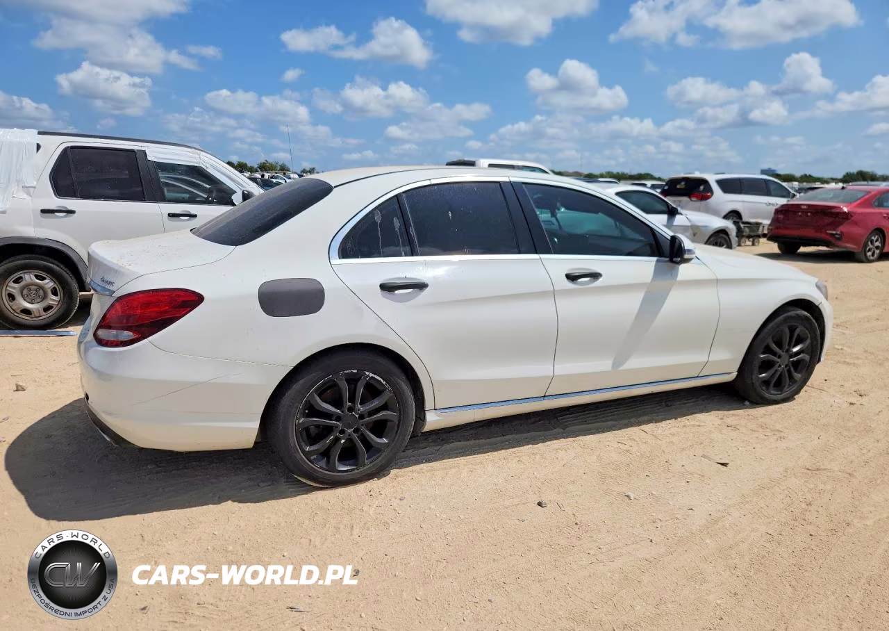 2015 Mercedes-Benz C 300 4Matic VIN:55SWF4KB4FU032098 - 3