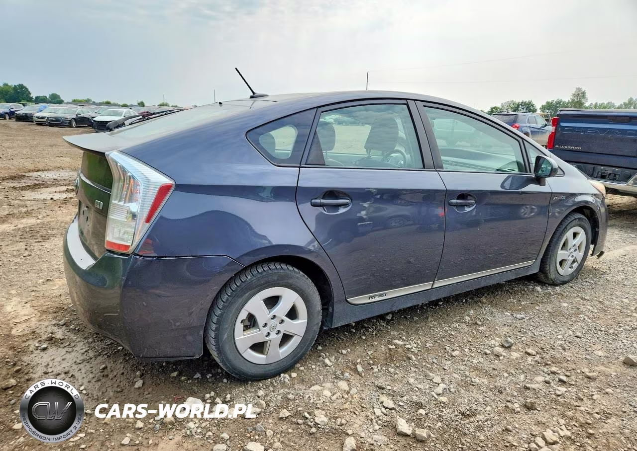 2011 Toyota Prius Two VIN:JTDKN3DU9B1384303 - 3
