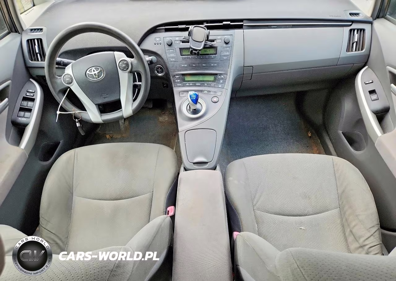 2011 Toyota Prius Two VIN:JTDKN3DU9B1384303 - 8
