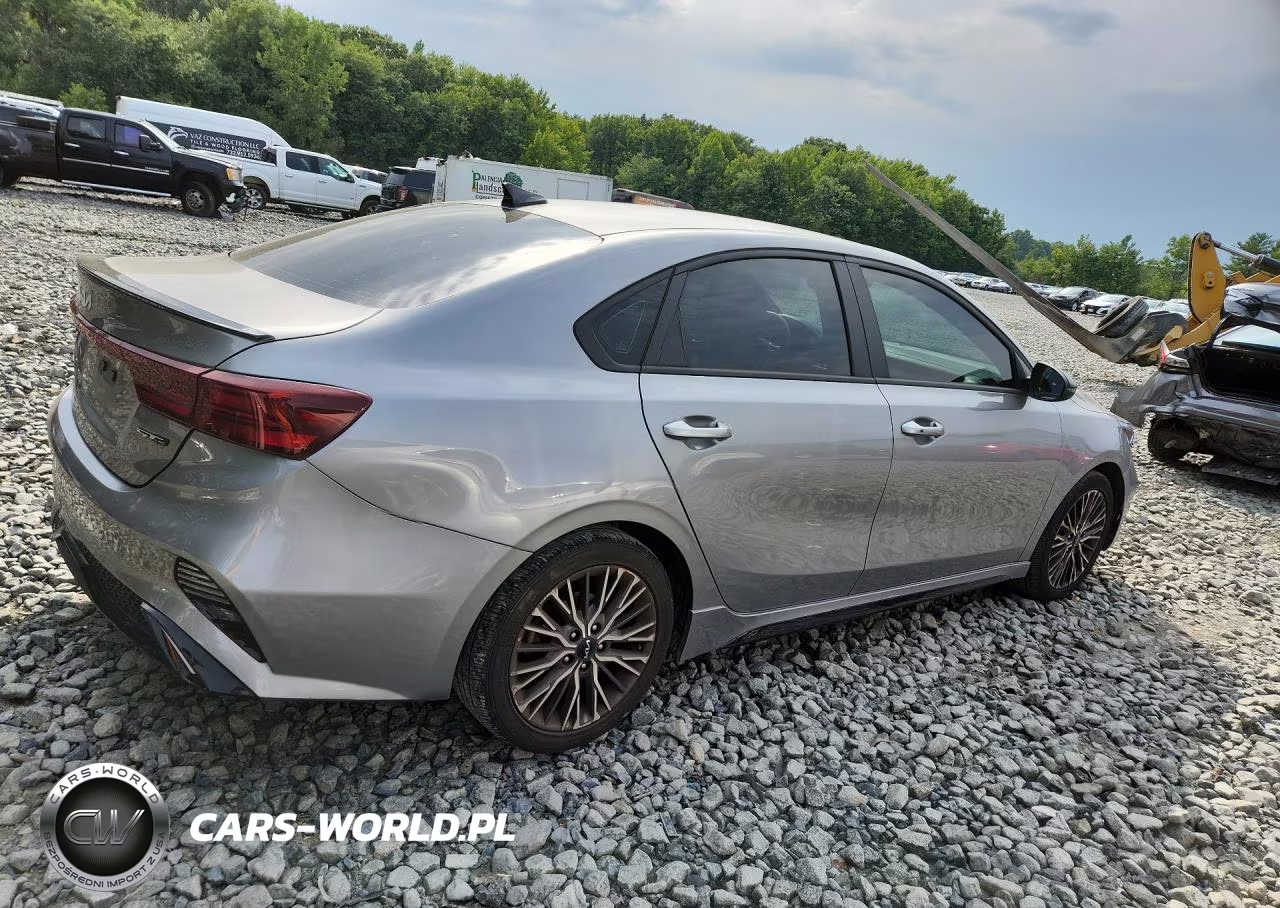 2023 Kia Forte Gt Line VIN:3KPF54AD7PE654256 - 3