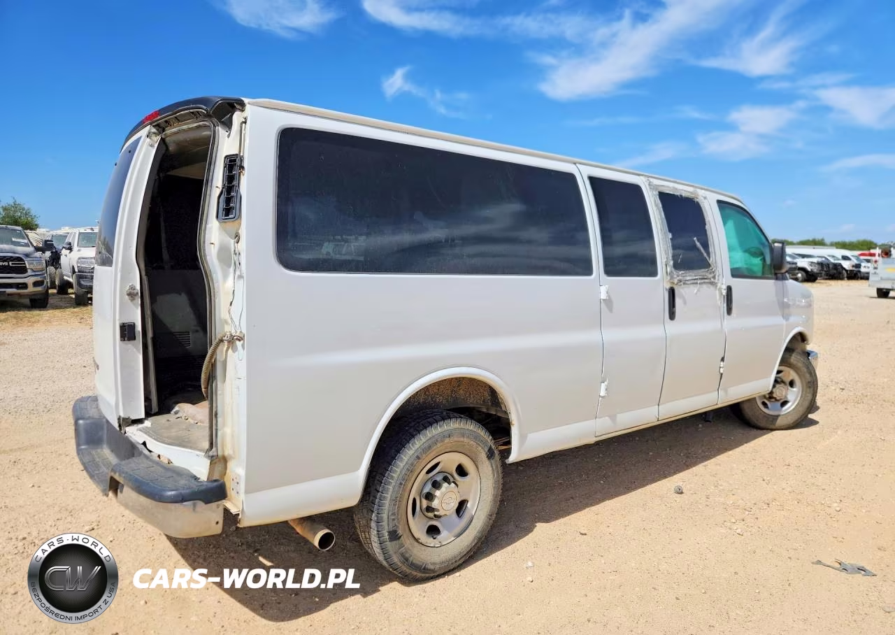 2019 Chevrolet Express G3500 Lt VIN:1GAZGPFG9K1220257 - 3