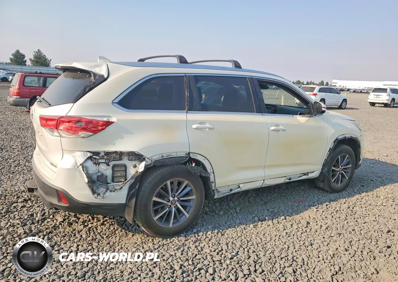 2017 Toyota Highlander Xle VIN:5TDJZRFH9HS513476 - 3