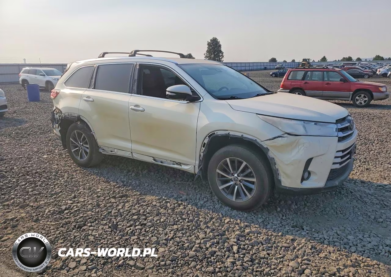 2017 Toyota Highlander Xle VIN:5TDJZRFH9HS513476 - 4