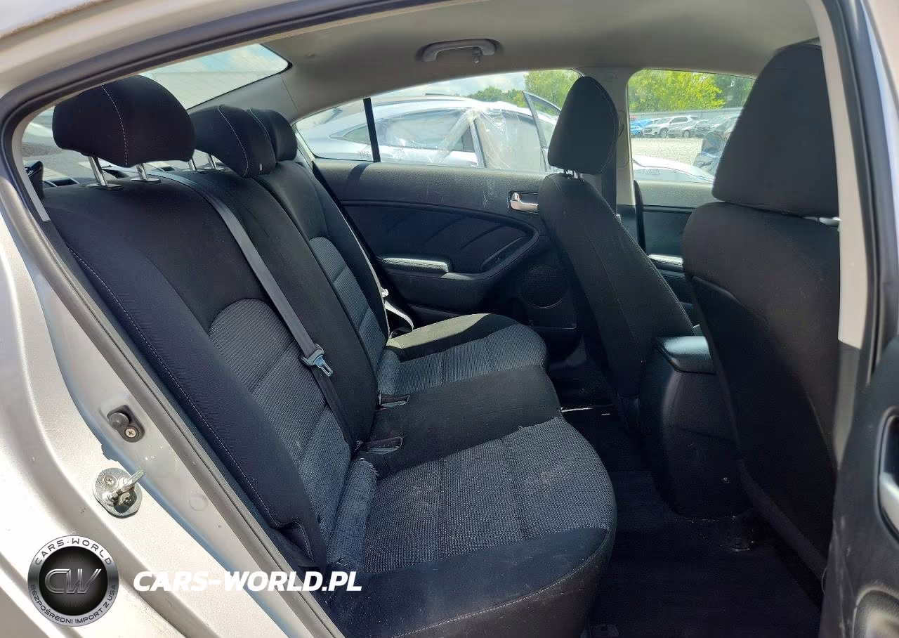 2018 Kia Forte Lx VIN:3KPFK4A71JE188804 - 10