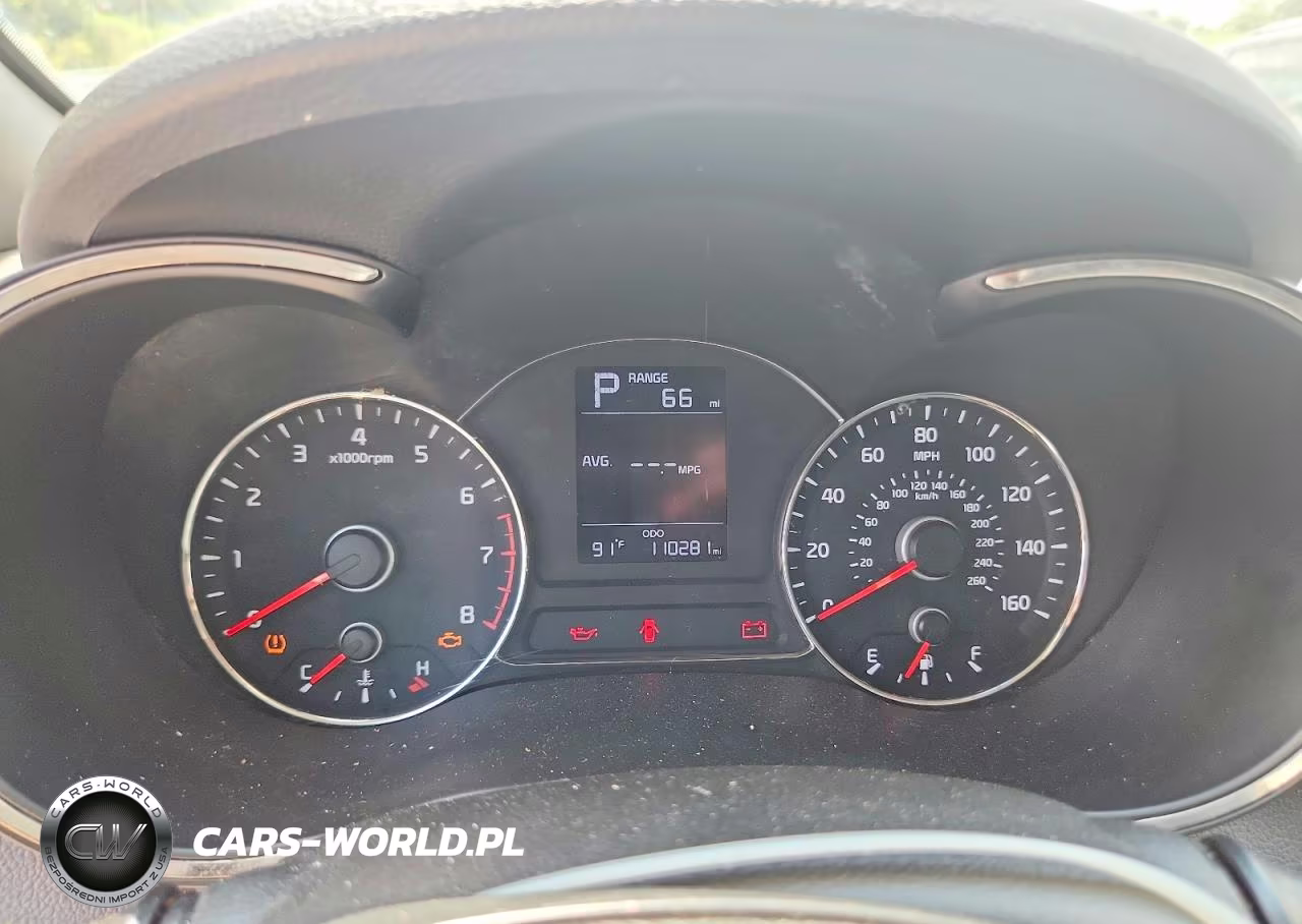 2018 Kia Forte Lx VIN:3KPFK4A71JE188804 - 9