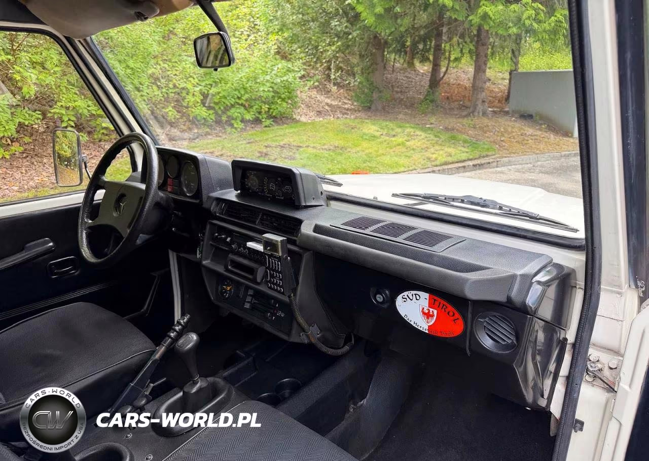 1982 Mercedes-Benz 240 240Gd VIN:46033017023651 - 9
