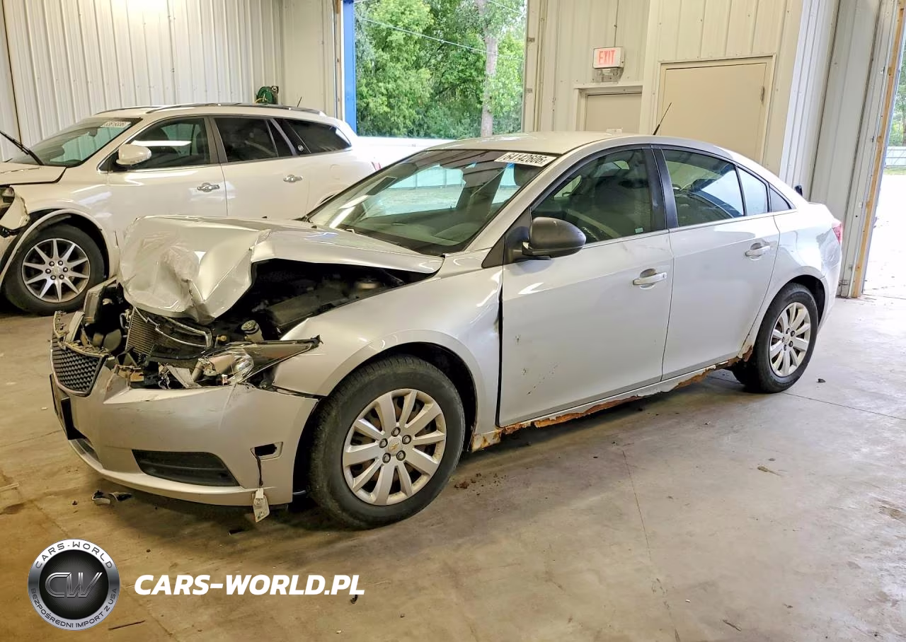 2011 Chevrolet Cruze Ls VIN:1G1PD5SH5B7181022 - 1