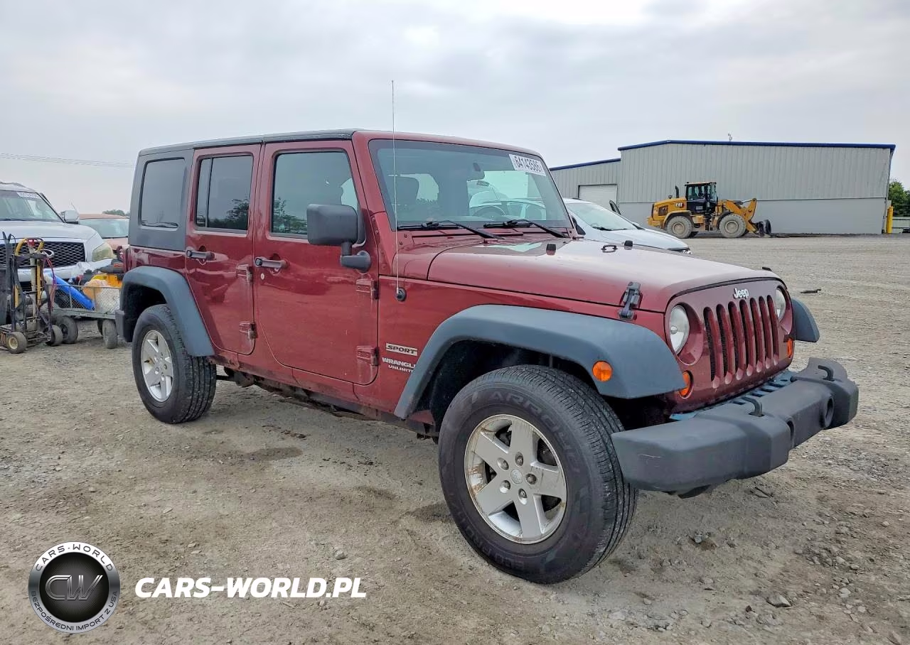 2010 Jeep Wrangler Unlimited Sport VIN:1J4BA3H12AL174182 - 4