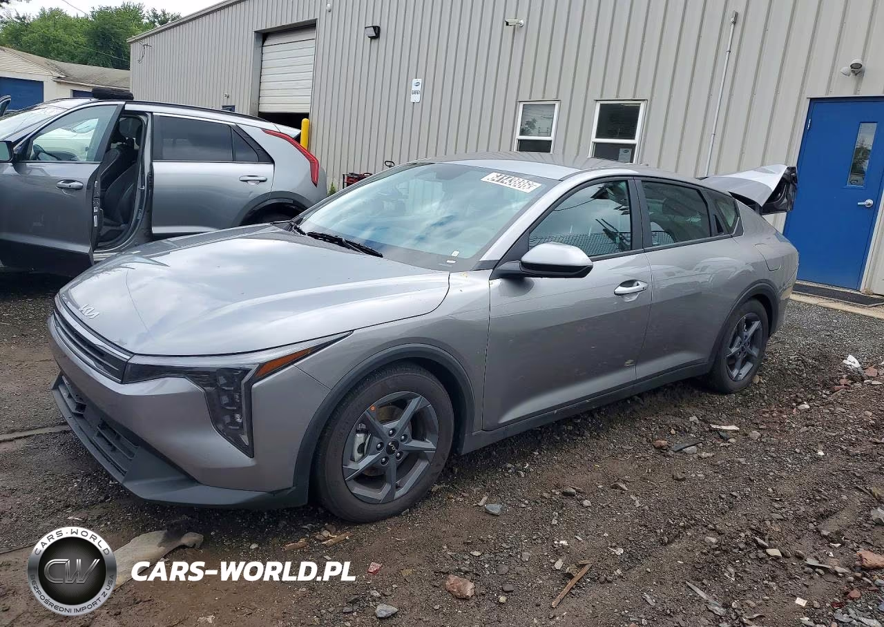 2026 Kia K4 Lxs – zdjęcie 1 z 13