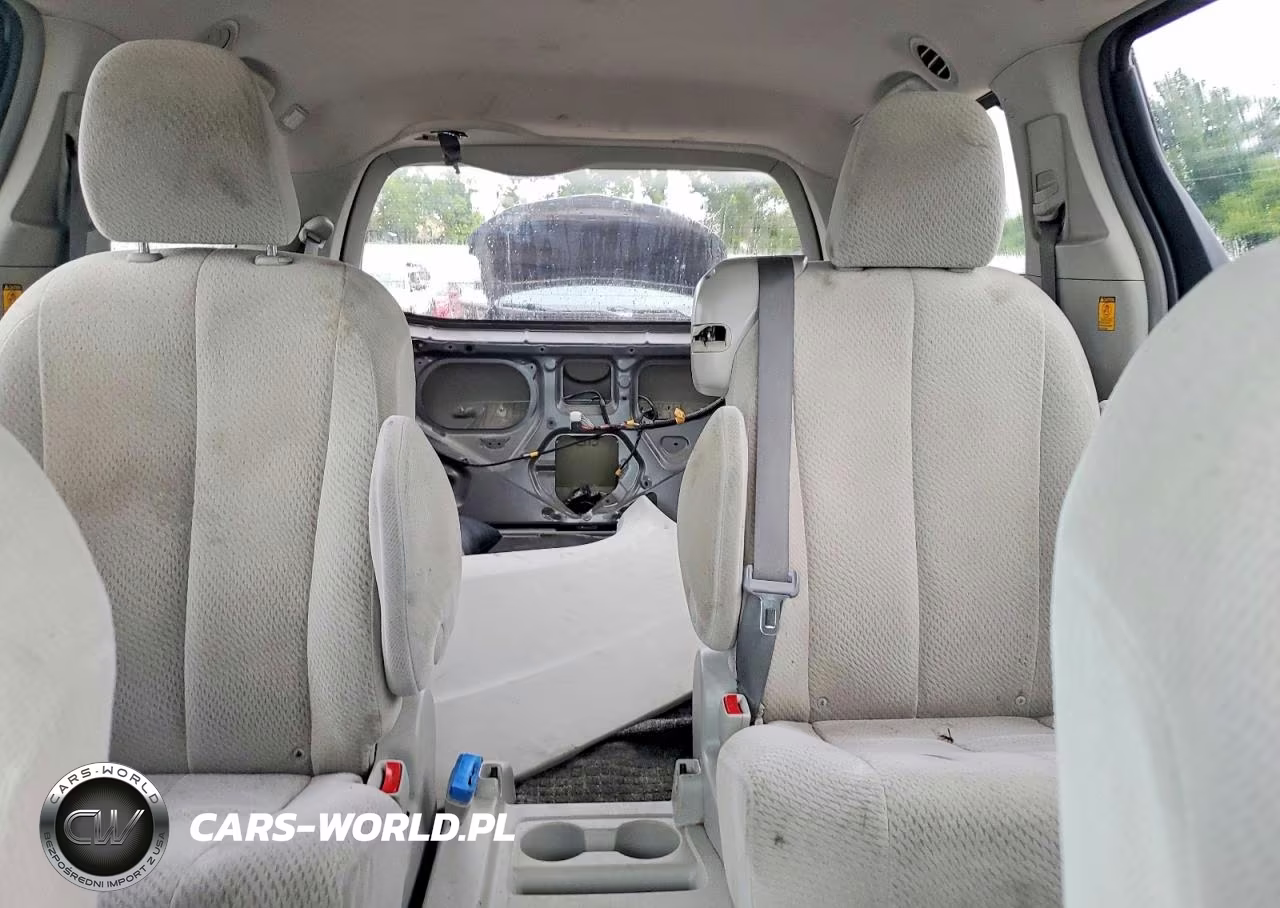 2013 Toyota Sienna Le VIN:5TDKK3DC7DS283296 - 10