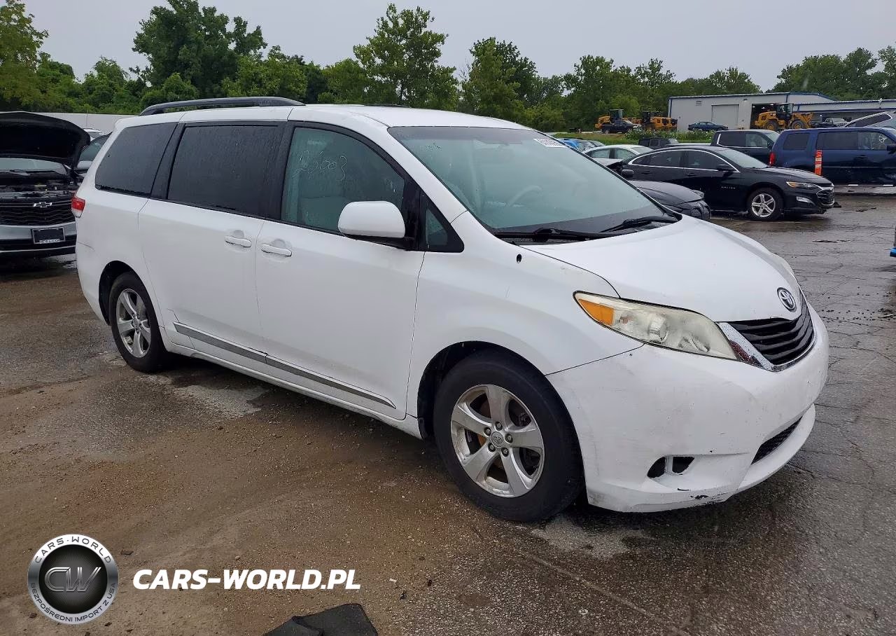 2013 Toyota Sienna Le VIN:5TDKK3DC7DS283296 - 4