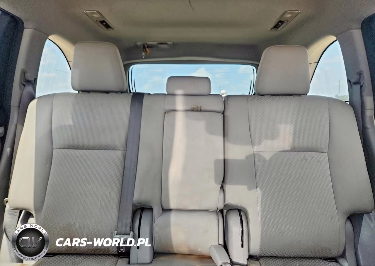2018 Toyota Highlander Le VIN:5TDZARFH4JS034253 - 10