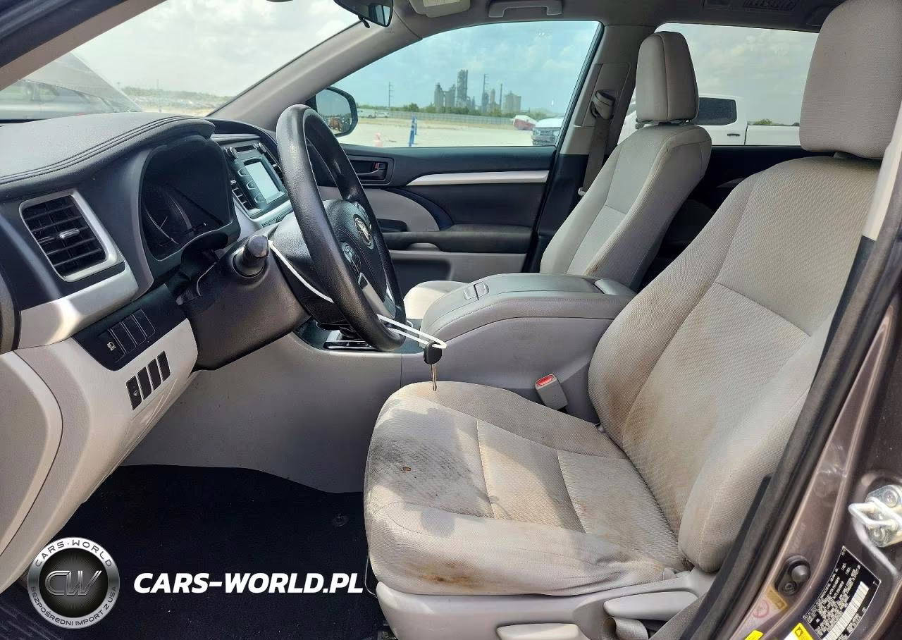 2018 Toyota Highlander Le VIN:5TDZARFH4JS034253 - 7