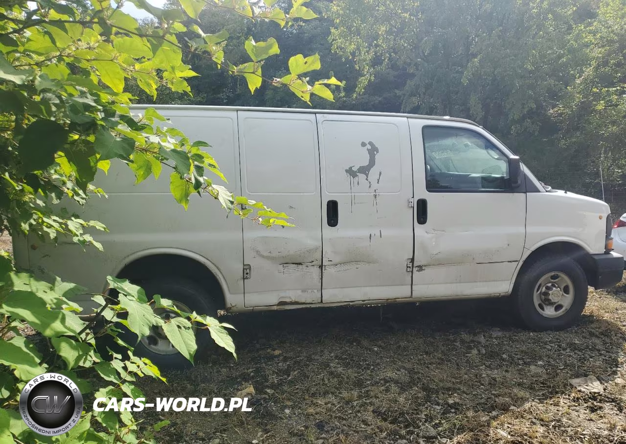 2013 Chevrolet Express G2500 VIN:1GCWGFBA9D1118143 - 3