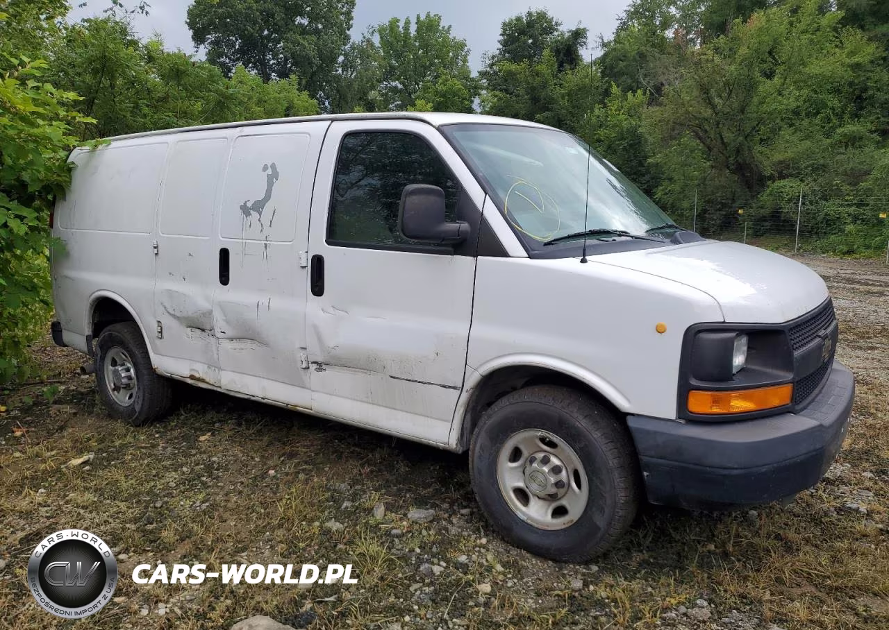 2013 Chevrolet Express G2500 VIN:1GCWGFBA9D1118143 - 4