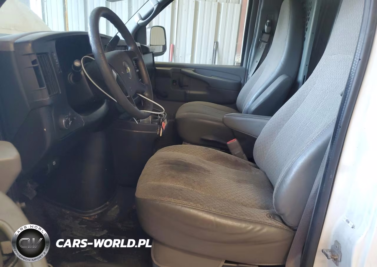 2013 Chevrolet Express G2500 VIN:1GCWGFBA9D1118143 - 7