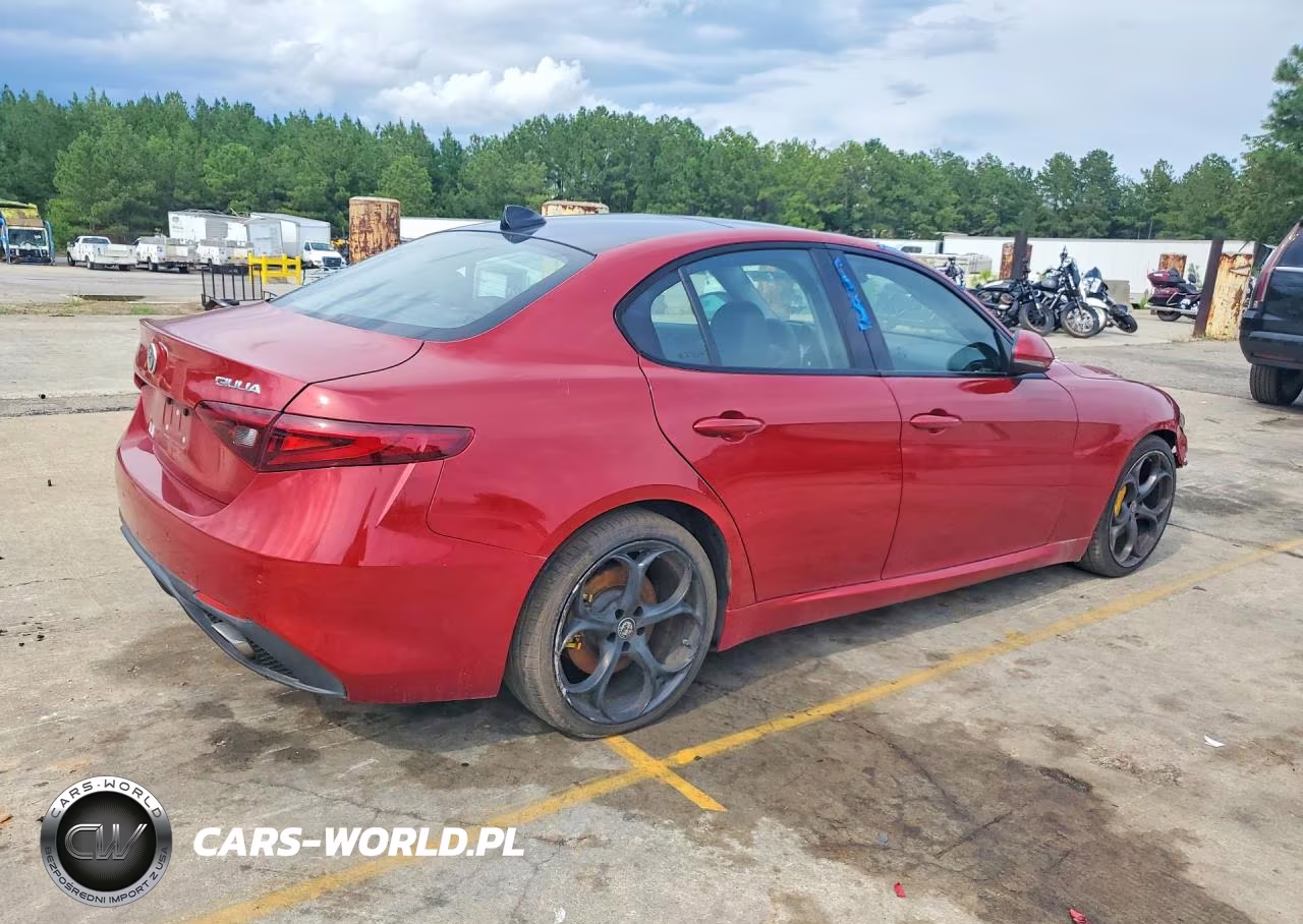 2017 Alfa Romeo Giulia Ti VIN:ZARFAECN1H7561781 - 3