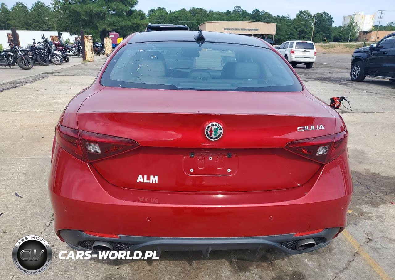 2017 Alfa Romeo Giulia Ti VIN:ZARFAECN1H7561781 - 6