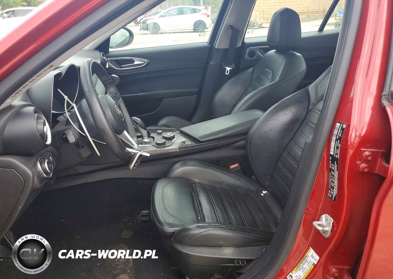 2017 Alfa Romeo Giulia Ti VIN:ZARFAECN1H7561781 - 7
