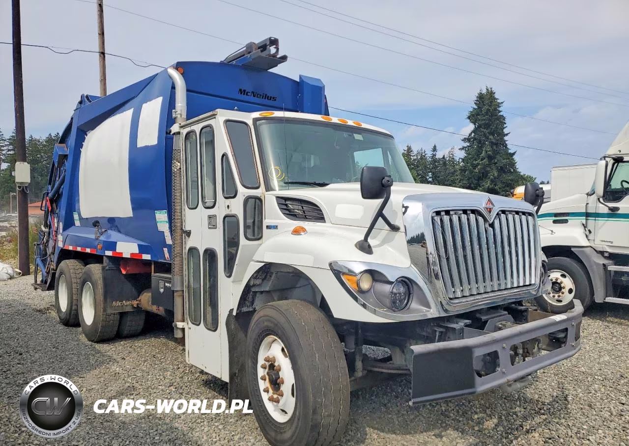 2010 International 7400 Refuse Truck