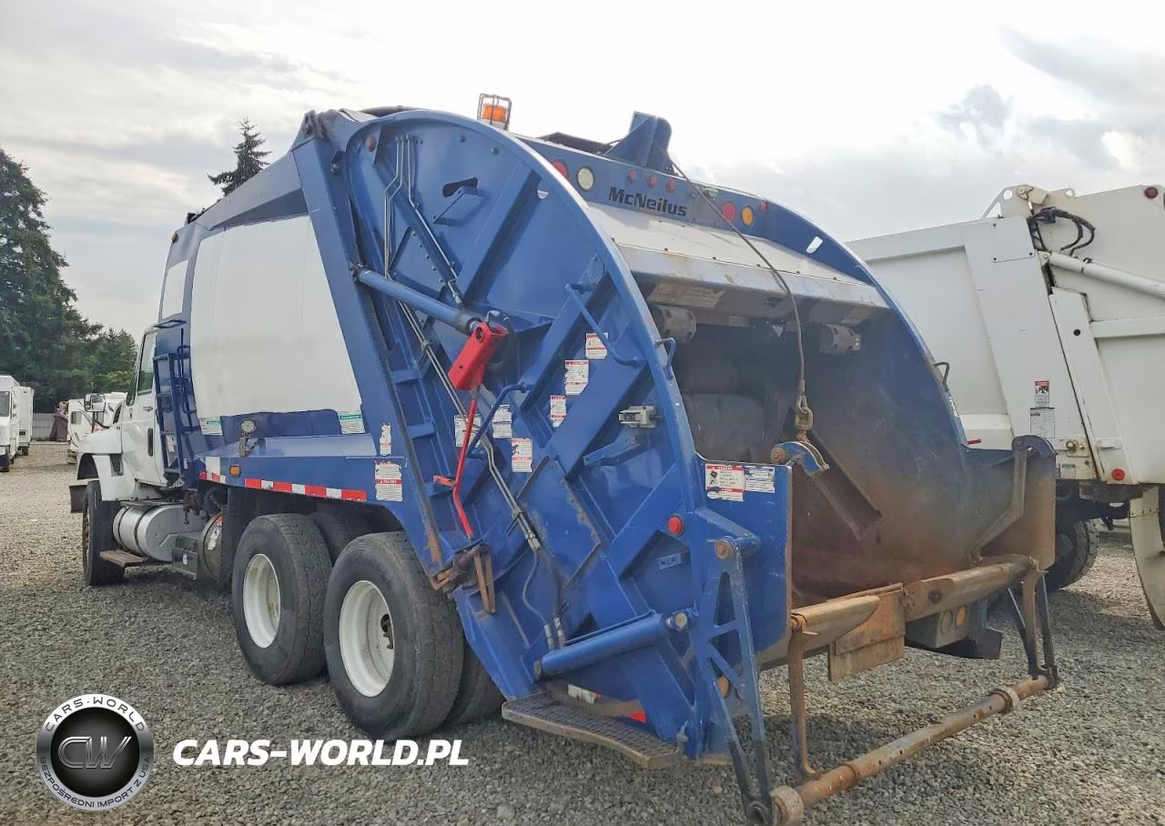 2010 International 7400 Refuse Truck VIN:1HTWGAZR6AJ259927 - 3