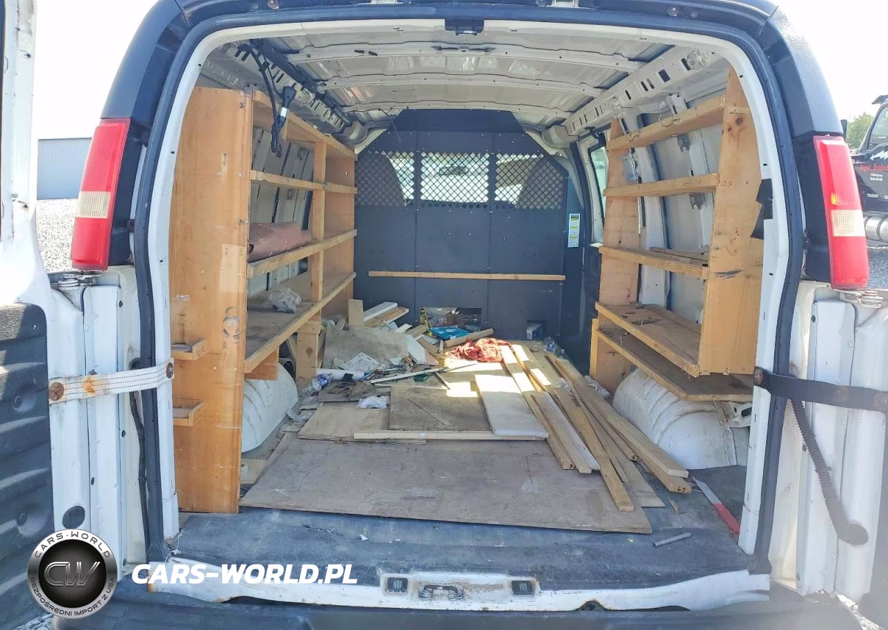 2011 Chevrolet Express G2500 VIN:1GCWGFCA8B1183139 - 10