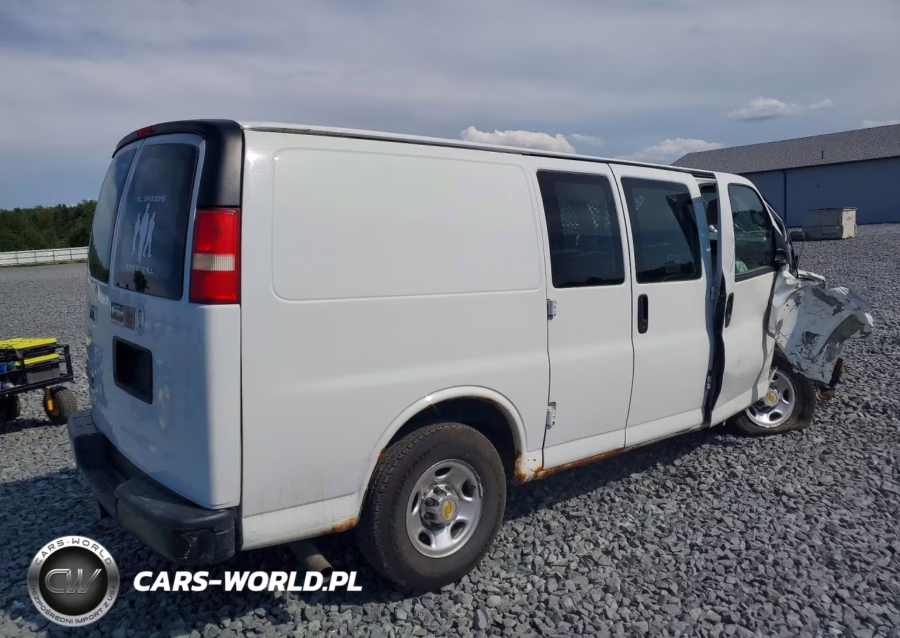 2011 Chevrolet Express G2500 VIN:1GCWGFCA8B1183139 - 3