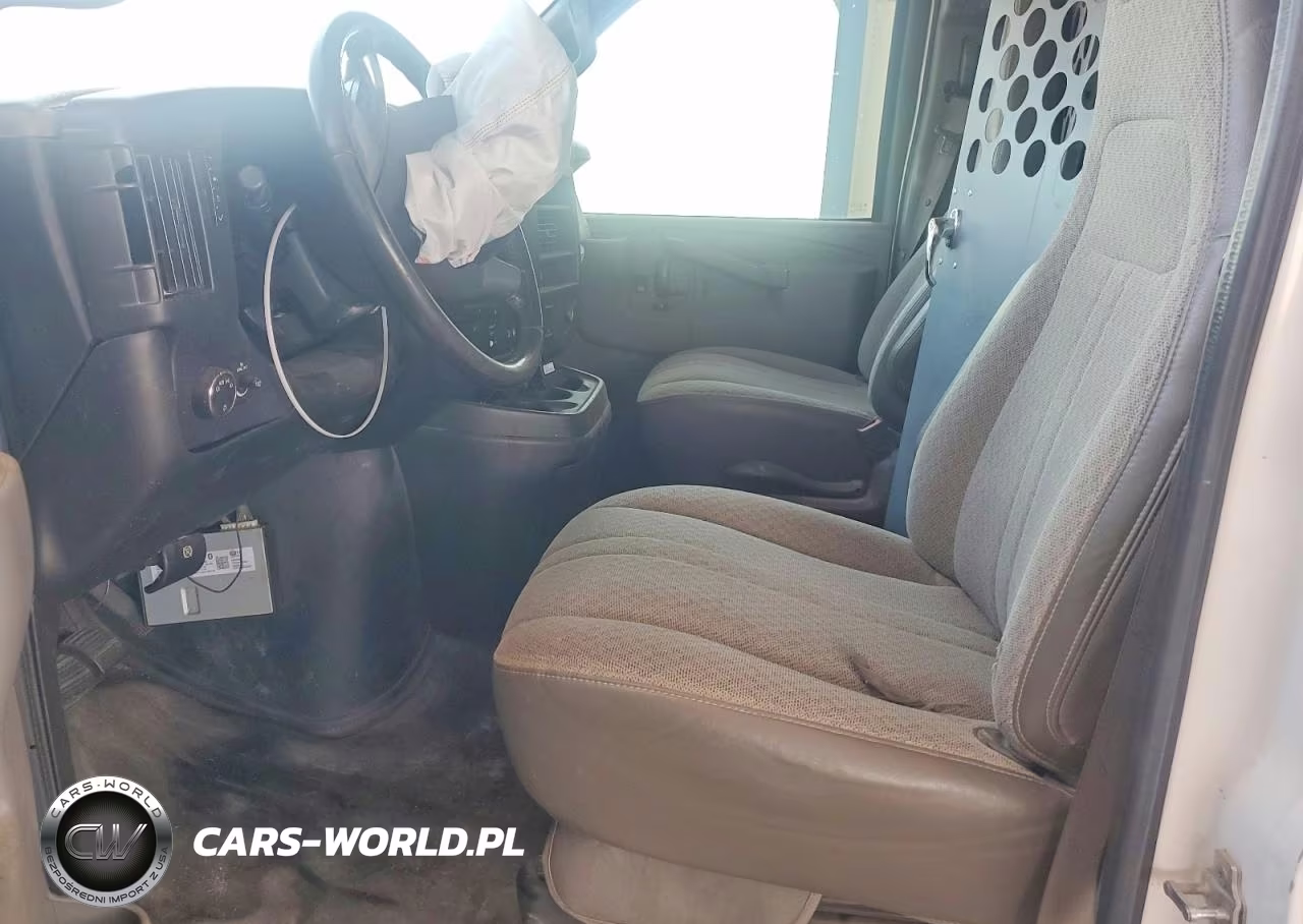 2017 Chevrolet Express 2500 Delivery Van VIN:1GCWGBFF2H1101155 - 7