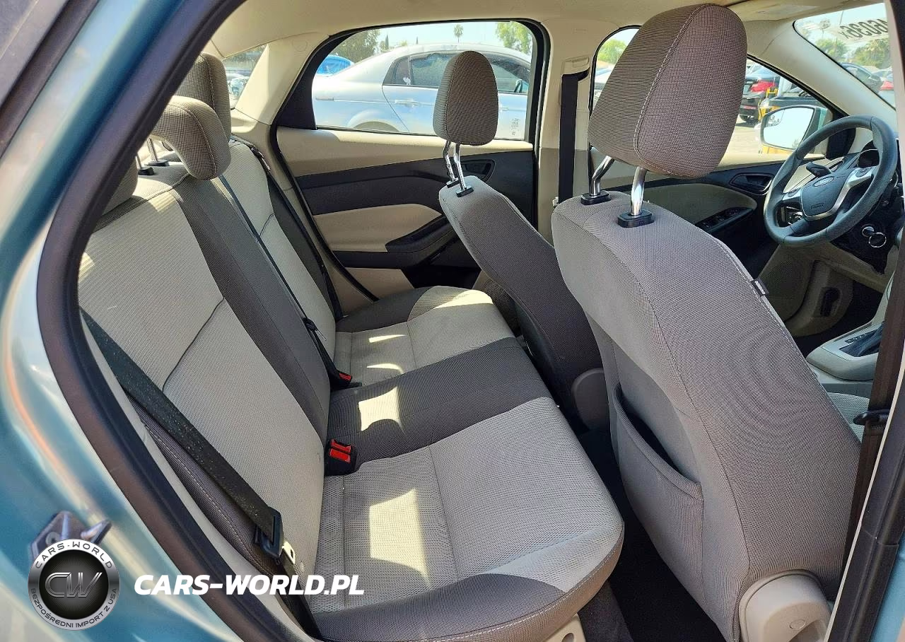 2012 Ford Focus Se VIN:1FAHP3F2XCL319973 - 10