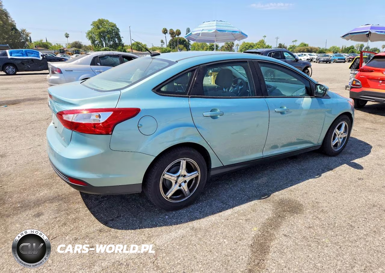 2012 Ford Focus Se VIN:1FAHP3F2XCL319973 - 3