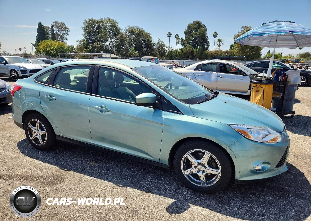 2012 Ford Focus Se VIN:1FAHP3F2XCL319973 - 4