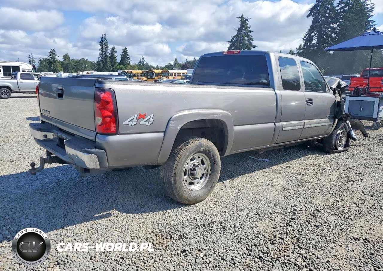 2007 Chevrolet Silverado K2500 Heavy Duty VIN:1GCHK29D27E166063 - 3