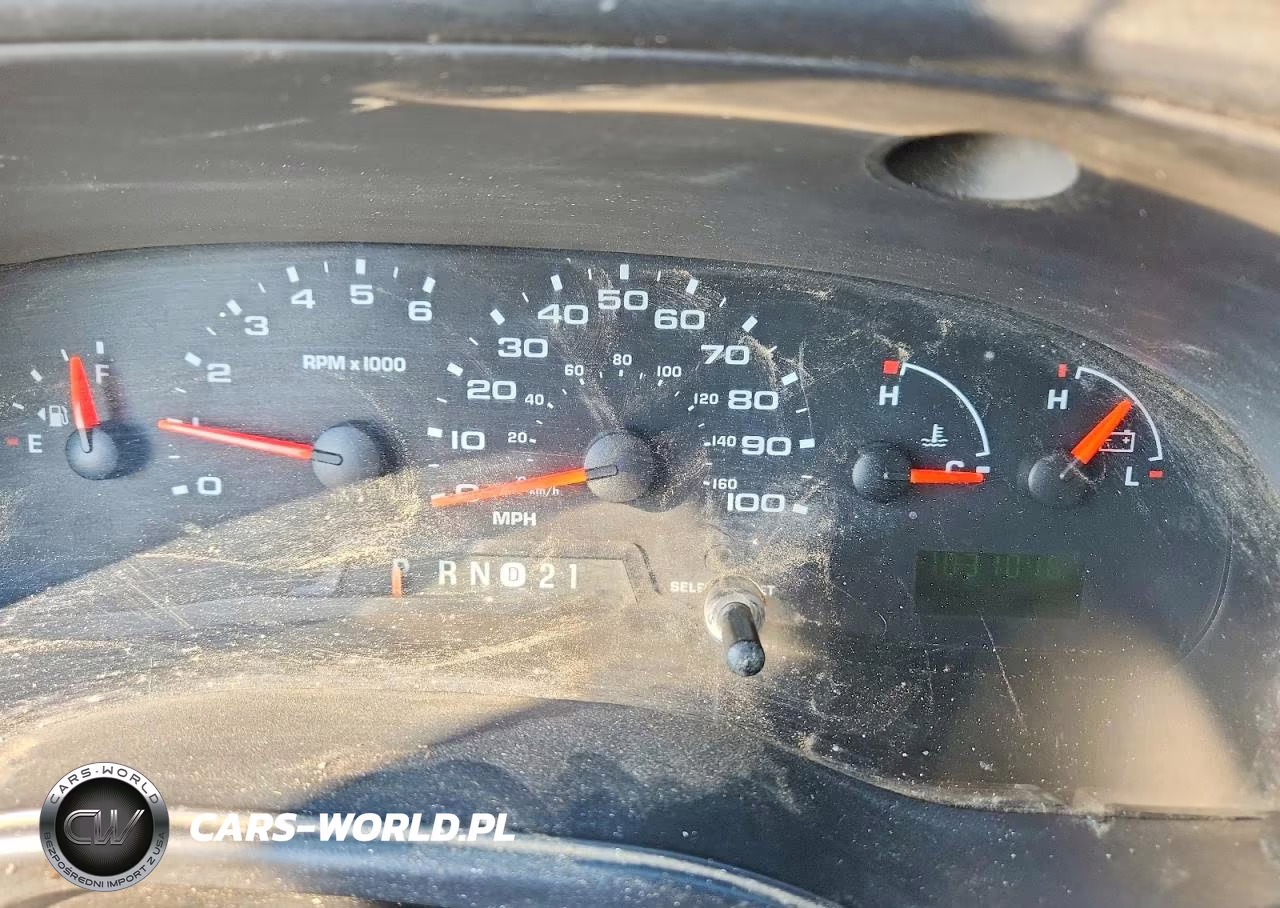 2005 Ford E150 Delivery Van VIN:1FTRE14W45HA58926 - 9