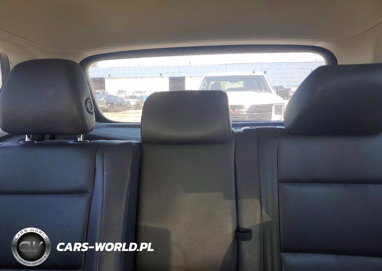 2016 Volkswagen Tiguan S VIN:WVGBV7AX2GW557218 - 10
