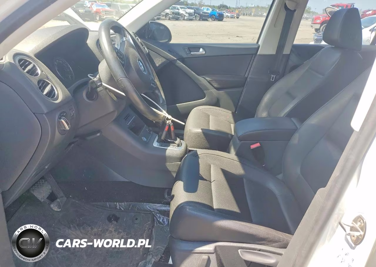 2016 Volkswagen Tiguan S VIN:WVGBV7AX2GW557218 - 7