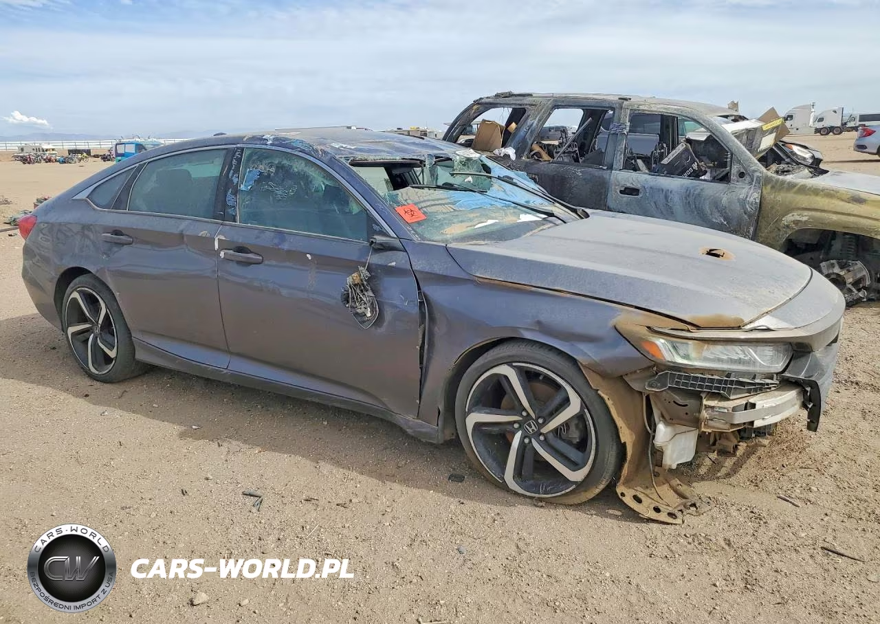 2018 Honda Accord Sport VIN:1HGCV2F3XJA008132 - 4