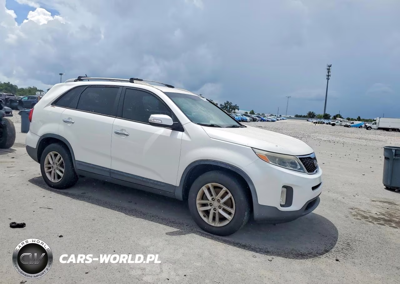 2014 Kia Sorento Lx VIN:5XYKT4A72EG479851 - 4