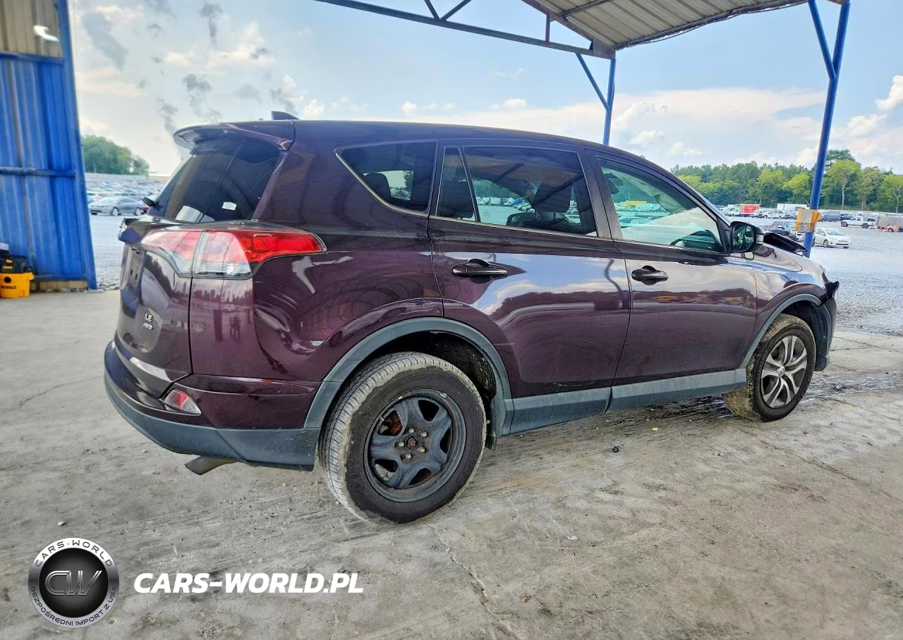 2018 Toyota Rav4 Le VIN:2T3BFREV0JW838607 - 3