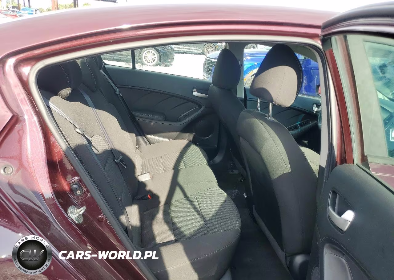 2018 Kia Forte Lx VIN:3KPFK4A75JE199708 - 10