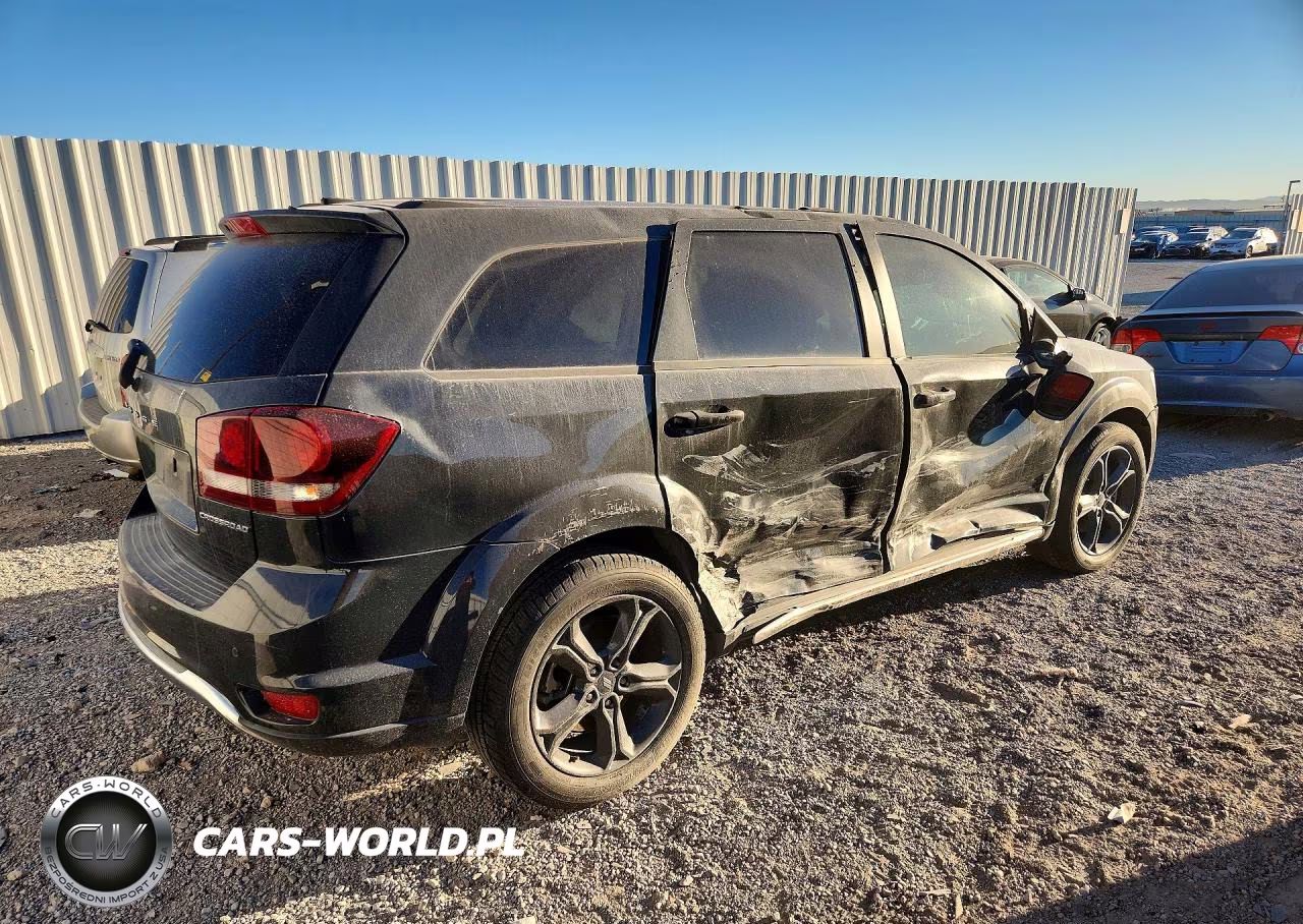 2018 Dodge Journey Crossroad VIN:3C4PDCGGXJT515518 - 3