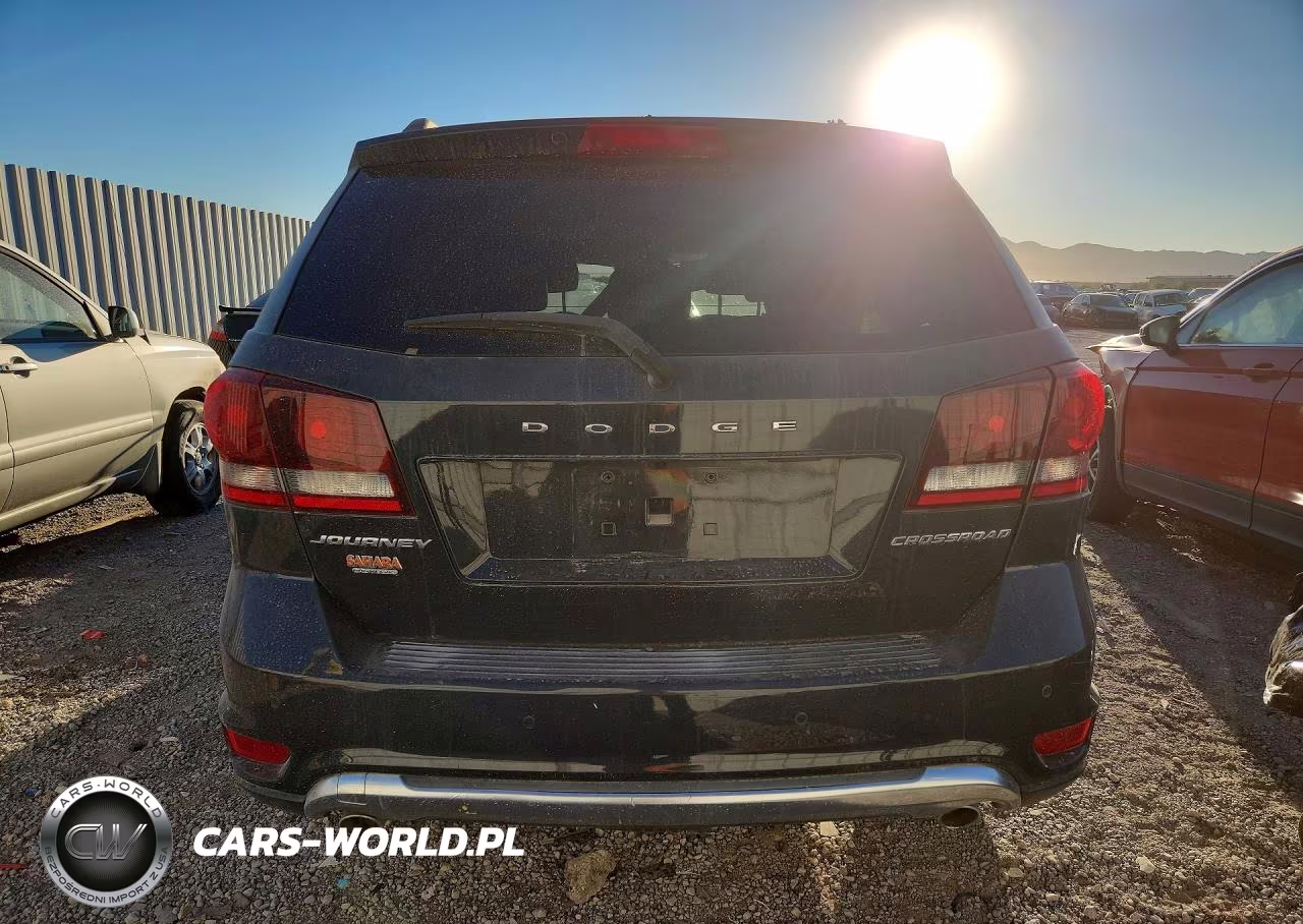 2018 Dodge Journey Crossroad VIN:3C4PDCGGXJT515518 - 6