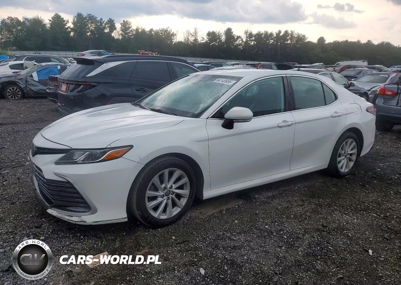 2021 Toyota Camry Le – zdjęcie 1 z 12
